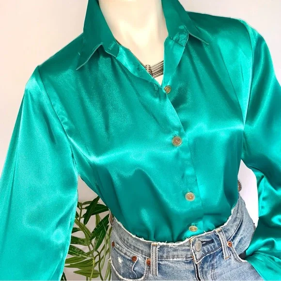v i n t a g e :: Vibrant Buttoned Satin Secretary Blouse